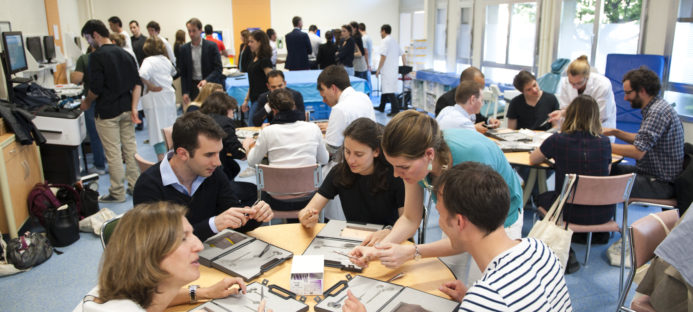 Formation des élèves directeurs d’hôpitaux au management et à la gestion des risques par la simulation